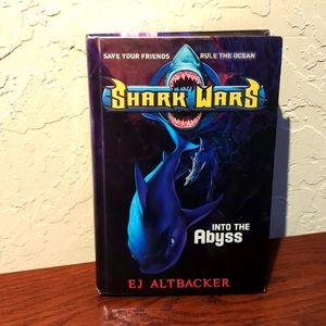 🌻Shark Wars Hardcover Book Into the Abyss
